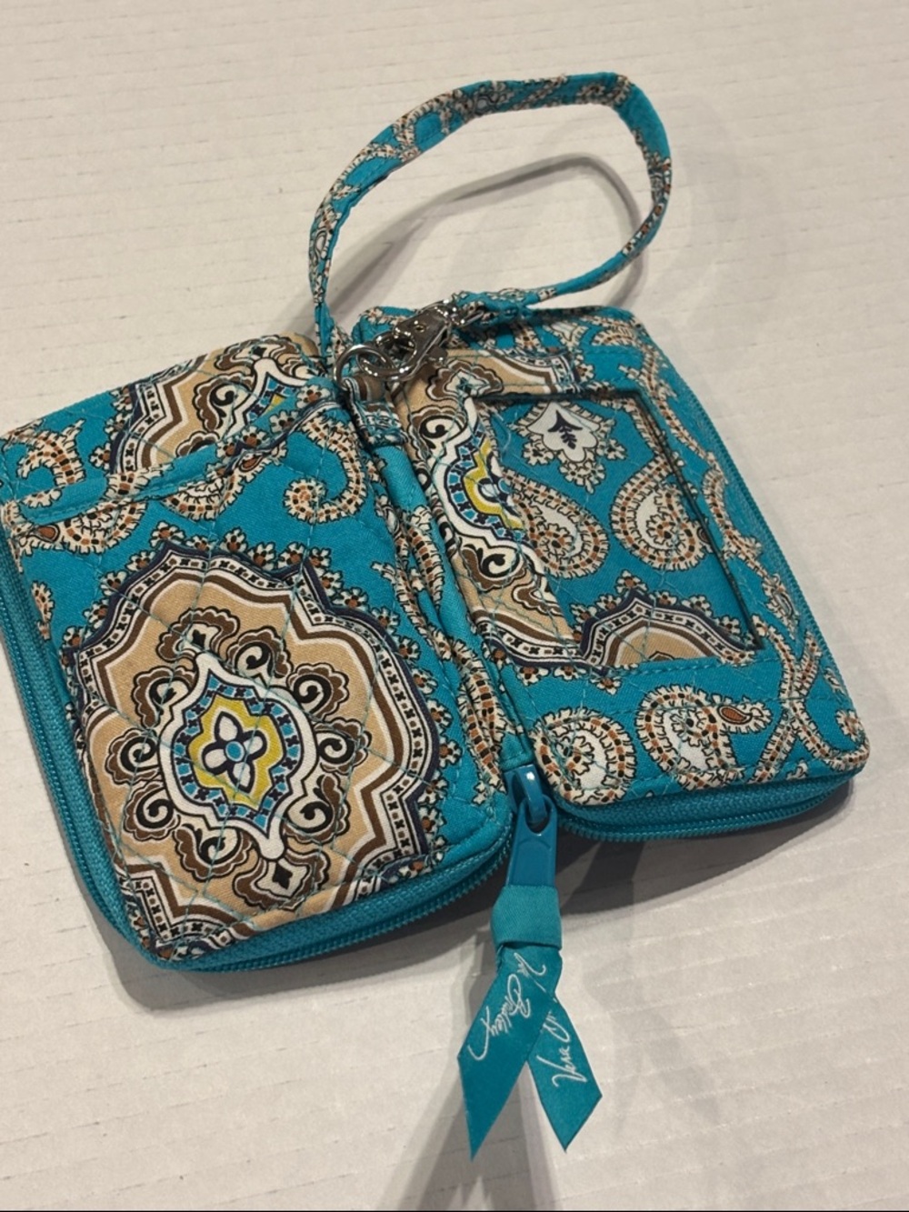 Vera Bradley EUC Turquoise Paisley Quilted Wristlet Wallet, travel, party